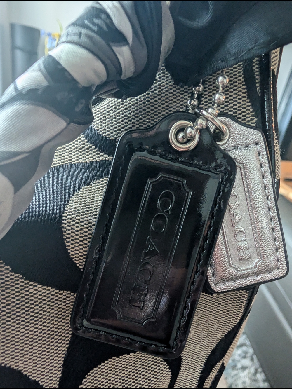 Coach Signature Canvas Shoulder Bag in Black and Cream - Picture 3 of 17